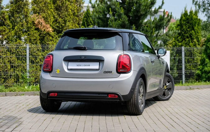 MINI Cooper cena 119900 przebieg: 7100, rok produkcji 2023 z Uniejów małe 11